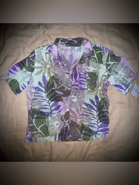 NWT Keren Hart Women’s Lilac Floral Button-Front Top Size M
